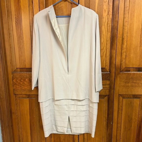 Ildi Marshall Beige Long-sleeved Longline Layered Bottom Dress Size 16 - Picture 4 of 11